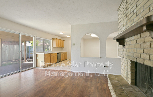 1429 WHITEHALL DR