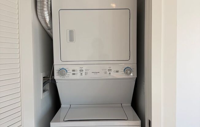 1 bed, 1 bath, 582 sqft, $3,195, Unit 302