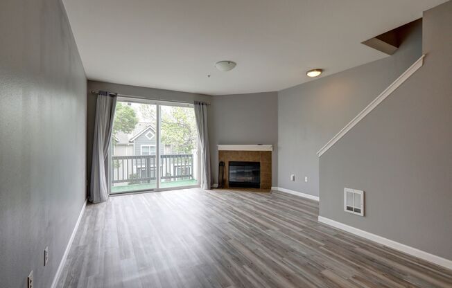 Newer 2 bedroom Townhome in Lynnwood