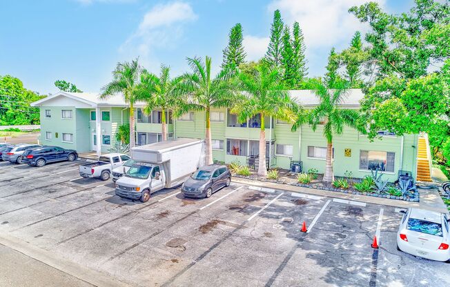 Lock in a lease from Jan 1–Dec 31 and move in December 1 at no extra cost — an extra month on the house!