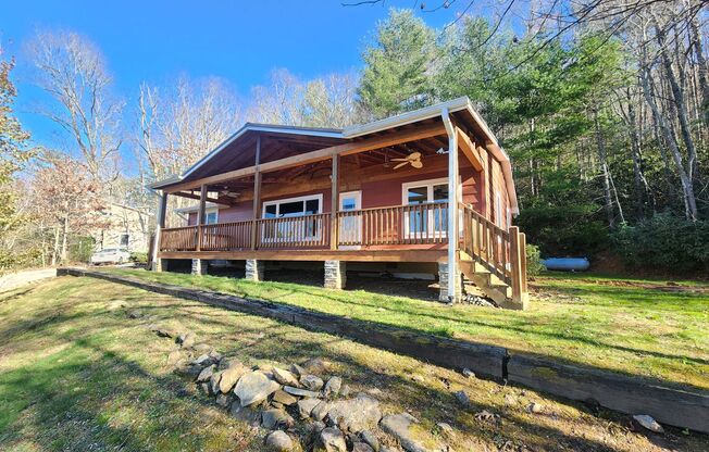 Well Maintained Swannanoa Rental!