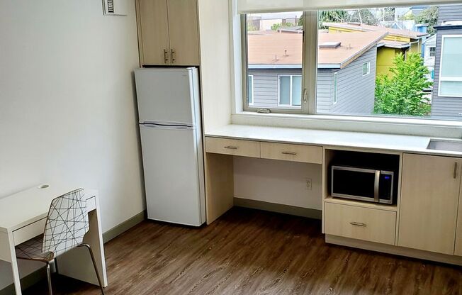 Studio, 1 bath, 167 sqft, $1,049, Unit D204
