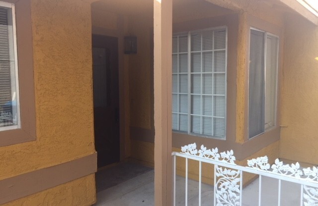 3 beds, 2 baths, $1,750
