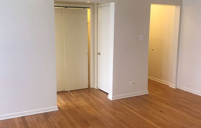 Studio, 1 bath, 550 sqft, $1,150, Unit 7722-2B