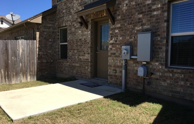 3 beds, 2.5 baths, $2,050