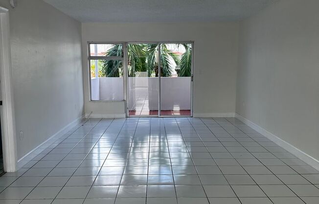 Spacious 2b2b with Balcony for rent now with ONE MONTH RENT FREE
