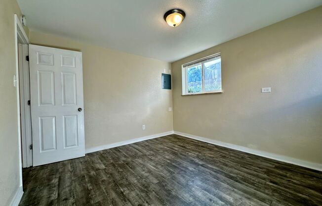 2 beds, 1 bath, 900 sqft, $1,350, Unit 1803-3