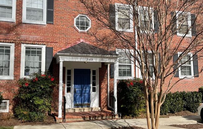 Charming 1 Bed 1 Bth Condo With Balcony In Vibrant Fairlington Villages