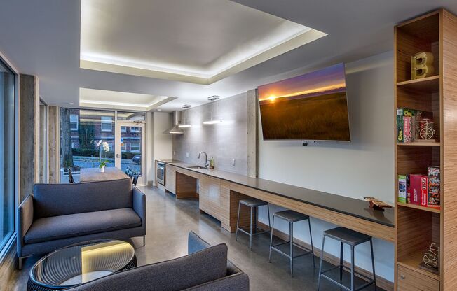 Studio, 1 bath, 418 sqft, $1,625, Unit 612