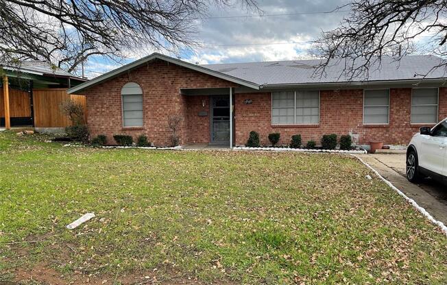 5800 MACEO LN