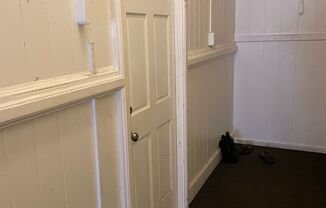 Studio, 1 bath, $1,300, Unit 1804 Poki Street Unit H-1