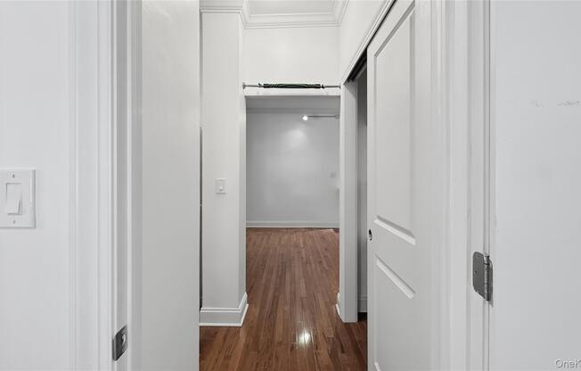 4489 BROADWAY