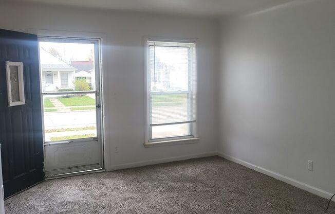 3 beds, 1 bath, $1,250