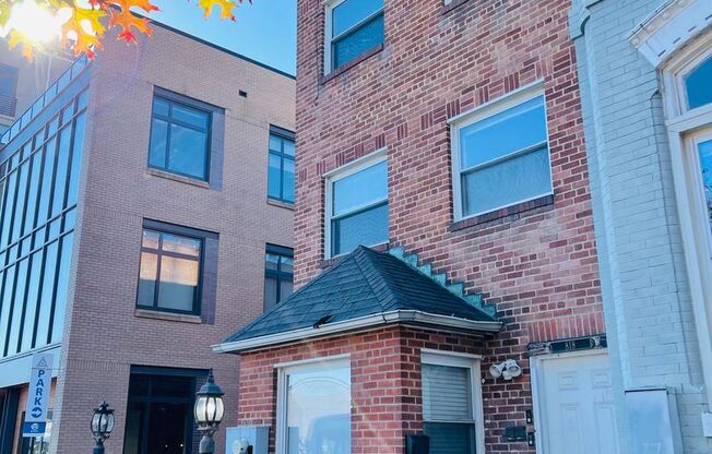 818 7th St NE