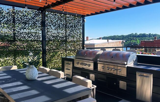 1 bed, 1 bath, 734 sqft, $2,595, Unit 318