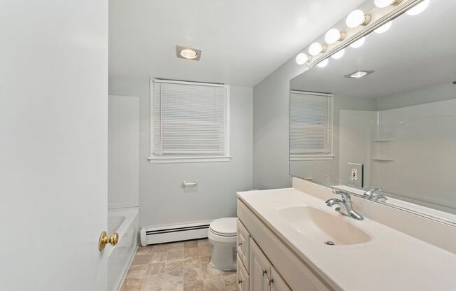 2 beds, 2 baths, 770 sqft, $1,950, Unit 264-03