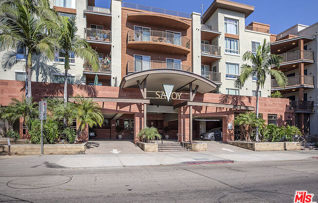 1 bed, 1 bath, 735 sqft, $2,450, Unit 239