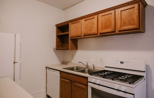 2 beds, 1 bath, 901 sqft, $1,250, Unit 315-21