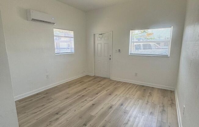 LC 20:836 NW 10th St