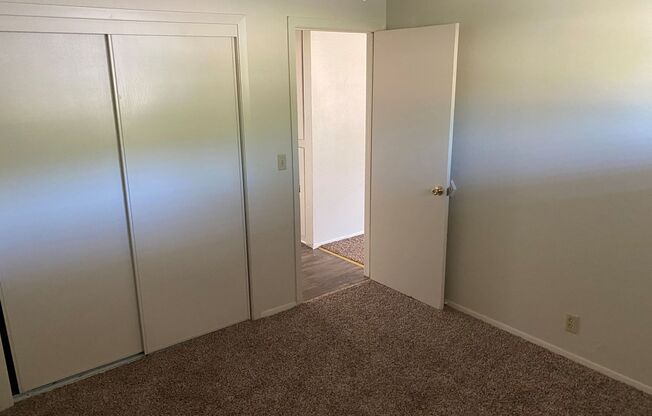 2 beds, 1 bath, $1,259, Unit A