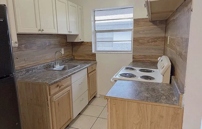 525 N 62 AVE