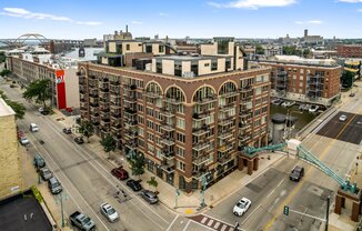 102 N Water St