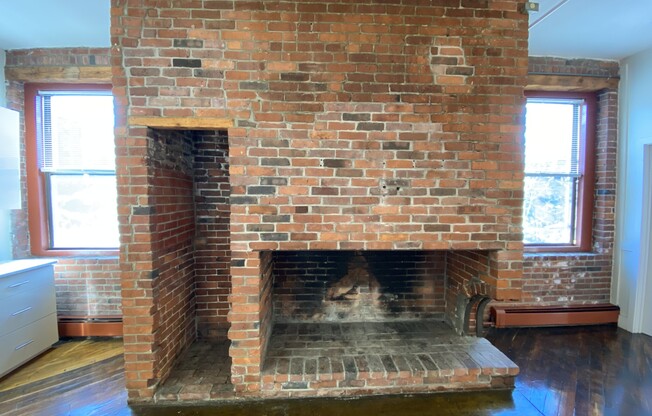 2 beds, 1 bath, 1,100 sqft, $4,400, Unit E214