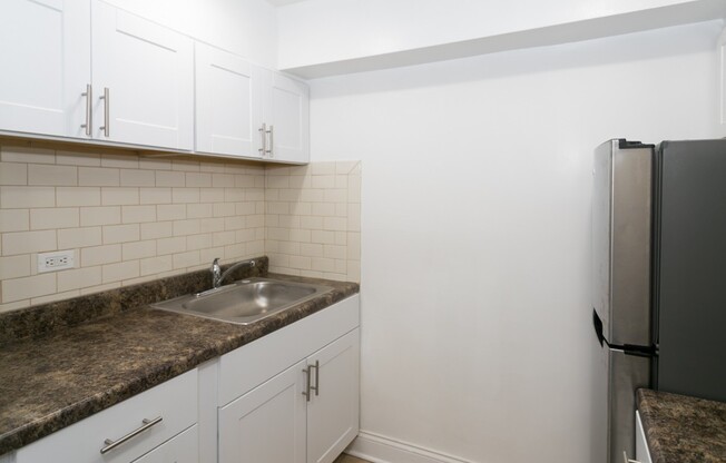 906 MONTROSE