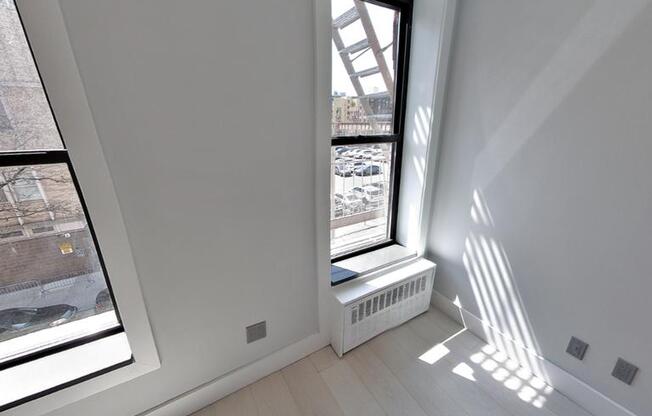 113 E 119 ST