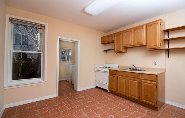 ⭐⭐⭐Walk to PENN & DREXEL | YARD!! | Front porch!!  Entire row home in UNIVERSITY CITY!!!