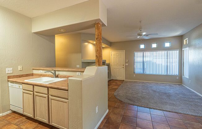 Spacious 2 Bed / 2 Bath Condo in Prime Chandler Location