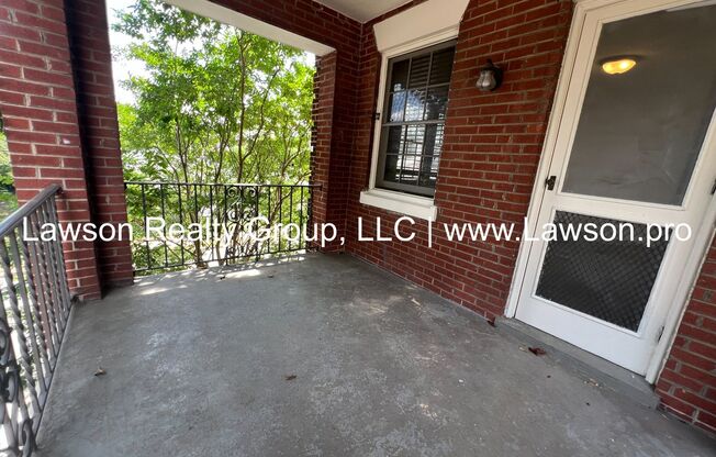 2 beds, 1 bath, 900 sqft, $1,275, Unit BensonFranklin - 04