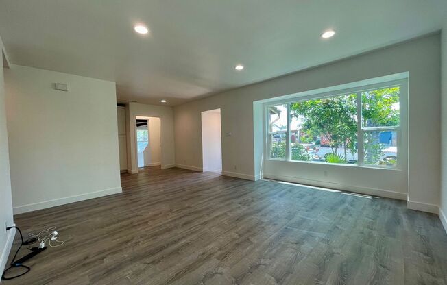 Fully Remodeled 4 Bedroom 2.5 Bathroom in La Mesa!