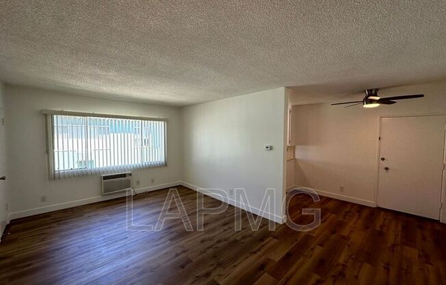 233 N. Hollywood Way