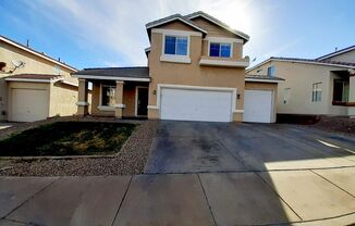 LOVELY 3 BED/ 2.5 BATH HOME W/ 3 CAR GARAGE!