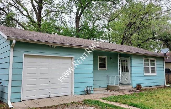2405 SW High Ave