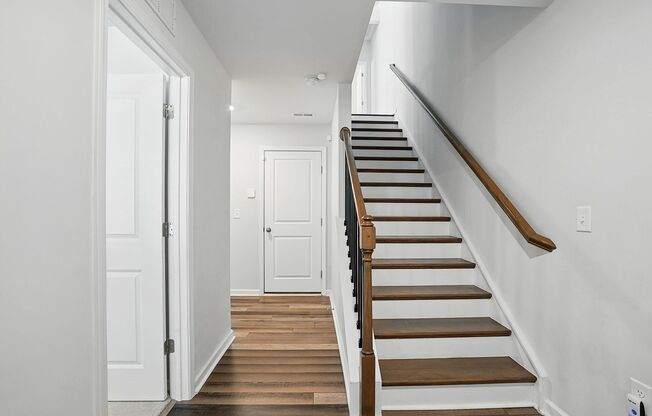 GREAT END UNIT IN CARY! Come see it today!