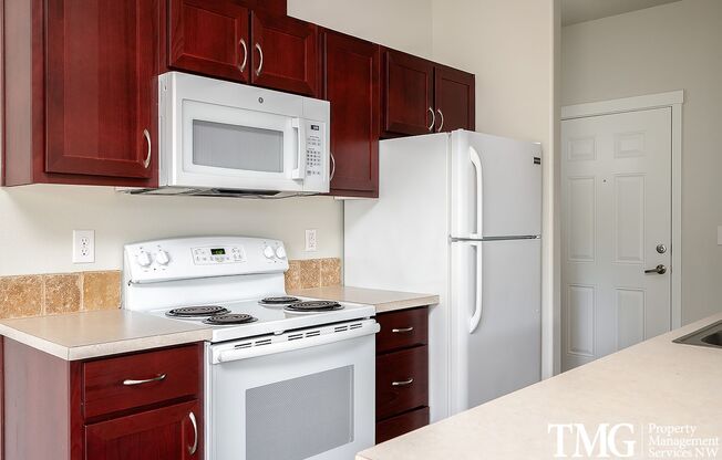 2 beds, 2 baths, 825 sqft, $1,599, Unit 1-12B