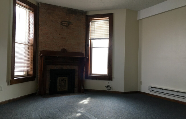 731 E Main St