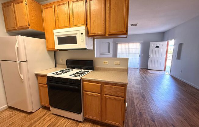 SPACIOUS 2BED/2BATH CONDO * FIRST FLOOR UNIT*
