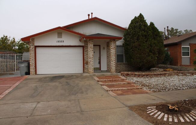 3 beds, 2 baths, $1,285