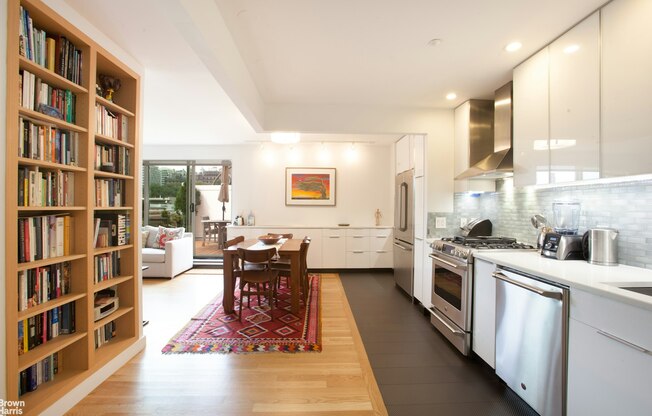 301 W 115 ST