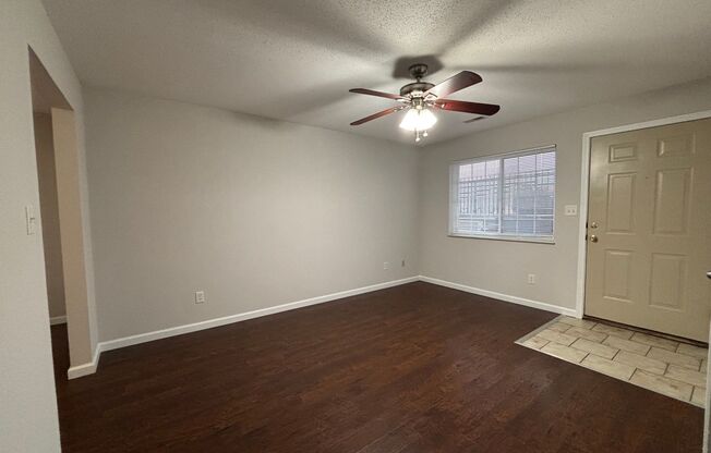 2 beds, 1.5 baths, 1,049 sqft, $1,295, Unit 220-1C ORM