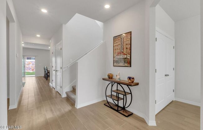 East El Paso 4 bed Refrig A/C