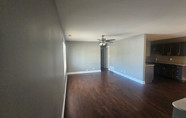 2 bd 1 ba townhome Crest Hill totally redone!