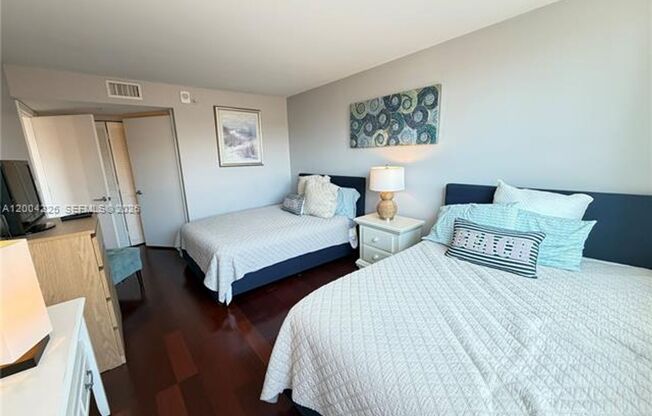 2 beds, 2 baths, 1,180 sqft, $5,000, Unit 90 Alton Rd # 301