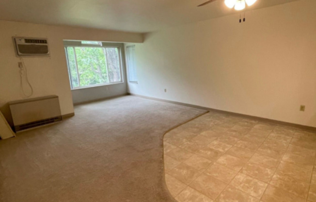 2 beds, 1 bath, 1,000 sqft, $1,100