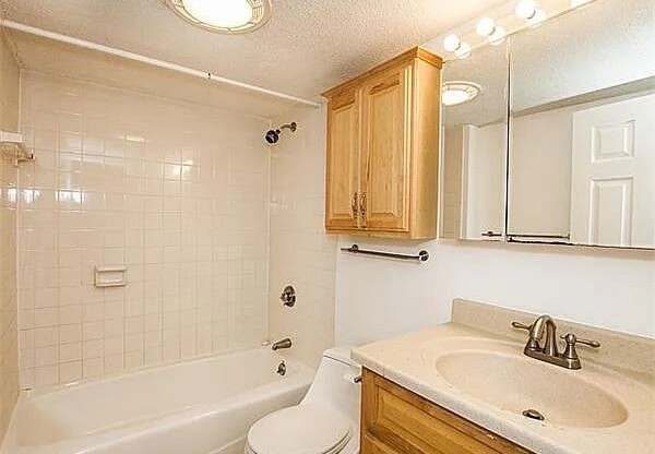 2 beds, 2 baths, 1,007 sqft, $4,000, Unit 309