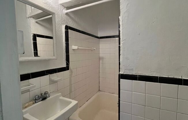 Studio, 1 bath, $1,050