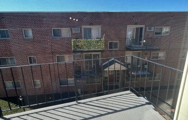 1 bed, 1 bath, $1,295, Unit 305